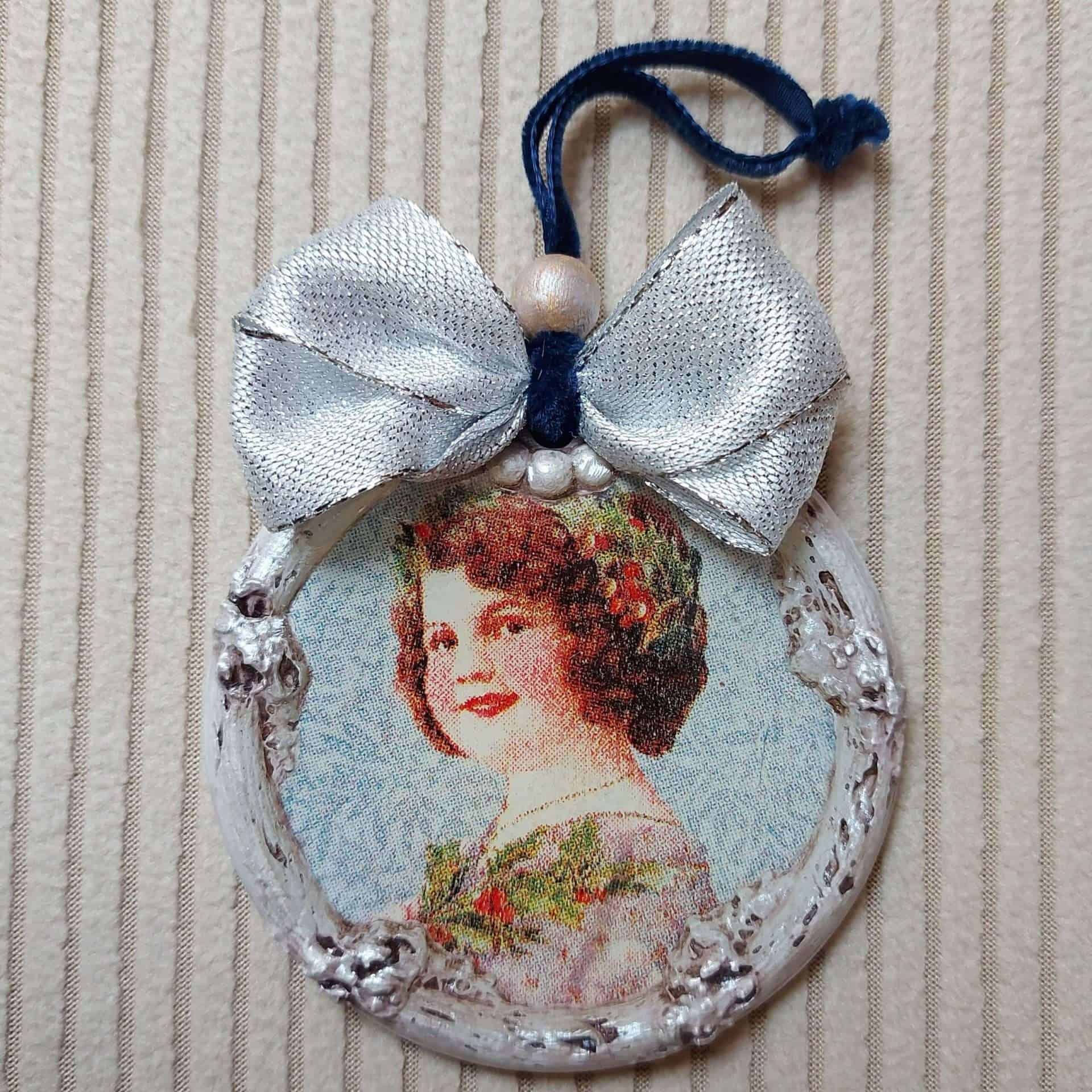 Vintage Weihnachtsbaumschmuck Mädchen, Vorderseite